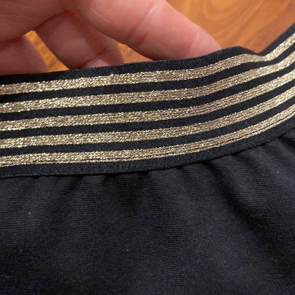 NWOT Girl’s Size M (8) GAP Black Twirling Skirt with Gold Striped Elastic Waist - Picture 2 of 4